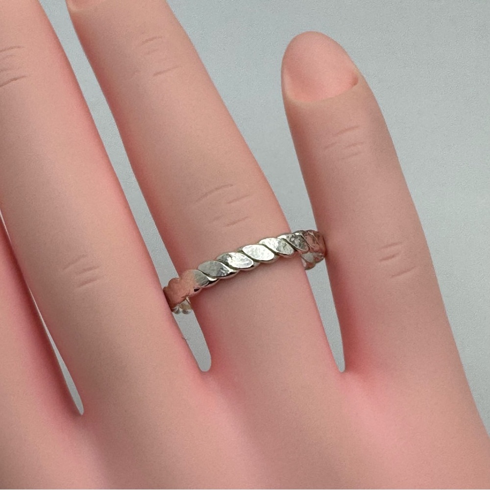Vintage Mexico Silver Overlay Braided Band Ring Sz 8 Minimalist Stacking Boho - Picture 3 of 6